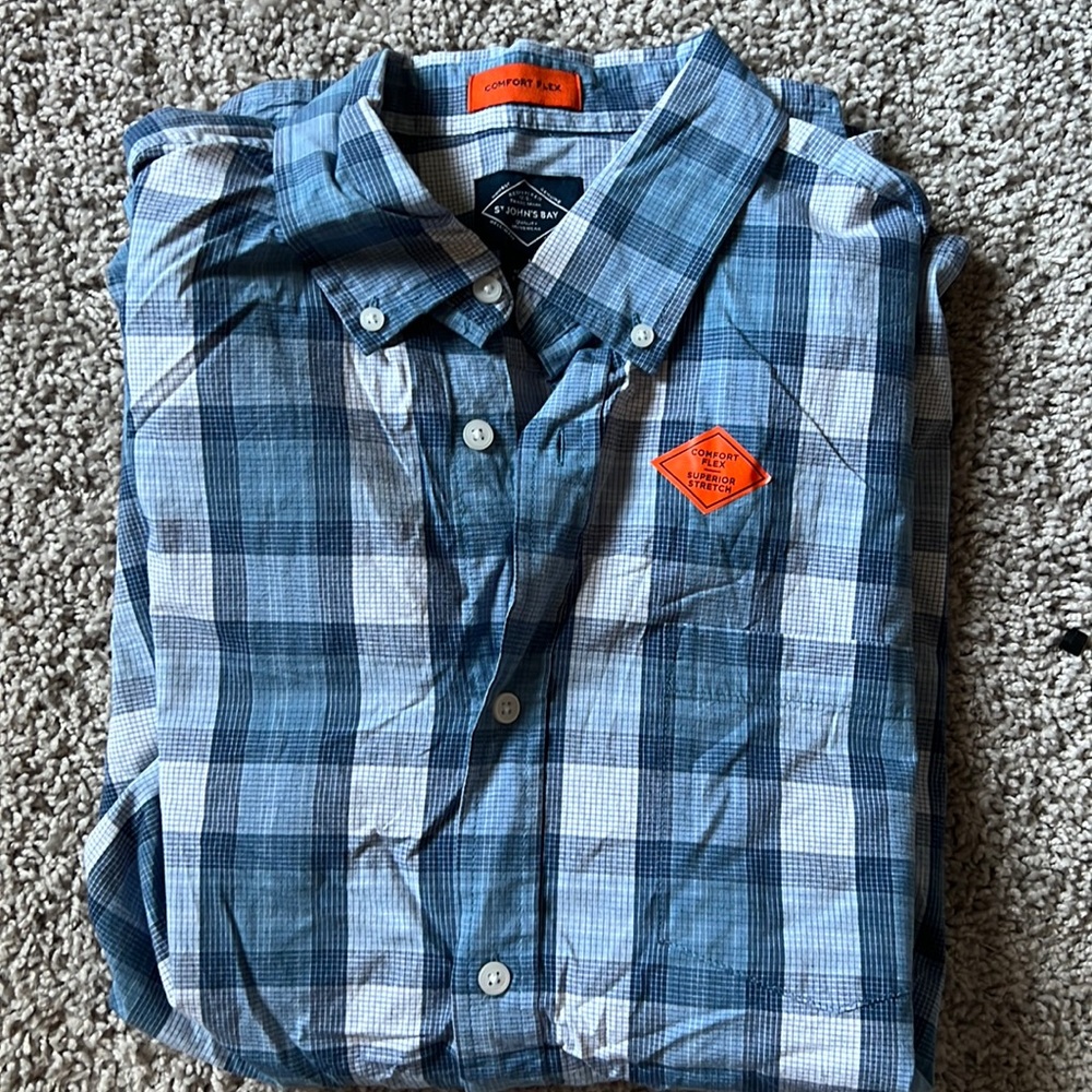 St. John's Bay Men's Plaid Long Sleeves Shirt  - Size L comfort flex
